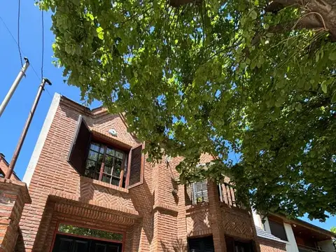 VENTA CASA 5 AMBIENTES RAMOS MEJIA