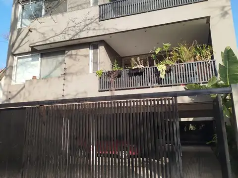 Hermoso depto 3 ambientes con dos cocheras + parrilla + lava