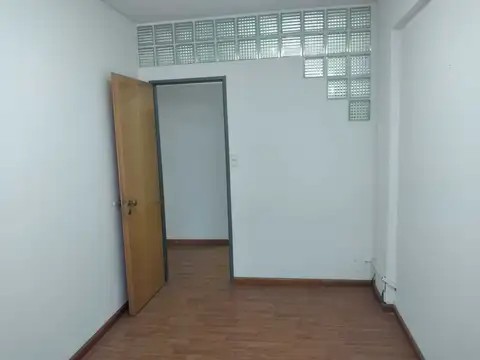 OFICINA A LA VENTA EN ZONA TRIBUNALES