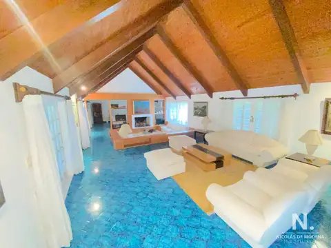 Casa en Venta en Playa Mansa, USD 1.280.000