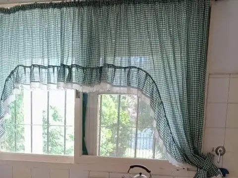 Casa 4 ambientes con 2 baños