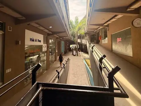 Venta local comercial, Via Pilar, sobre Caamaño