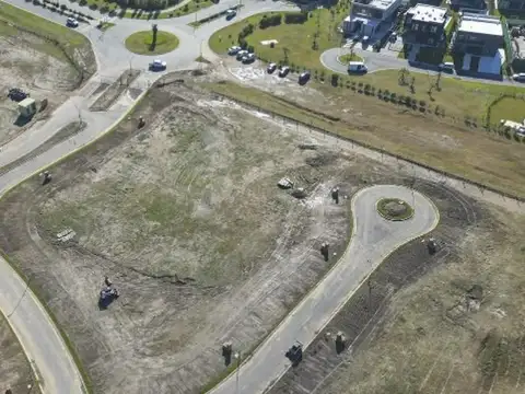 Av De Los Lagos 1670