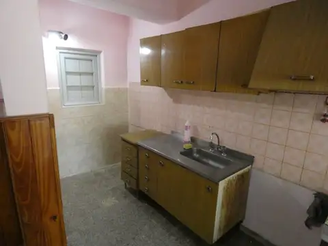 Casa 5 ambientes con 1 baño
