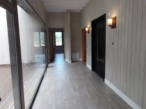 Casa 5 ambientes con 2 baños