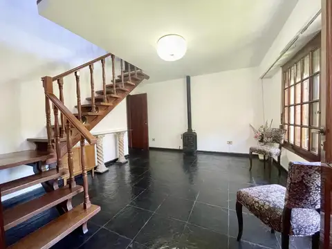 Casa en Venta con 3 cocheras