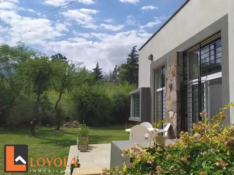 Casa 3 ambientes con 2 baños