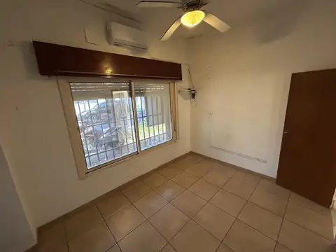 Depto Tipo Casa 4 ambientes con 2 baños