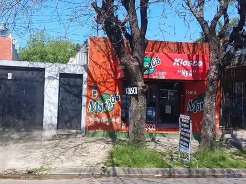 VENTA CASA 4 AMBIENTES EN ISIDRO CASANOVA