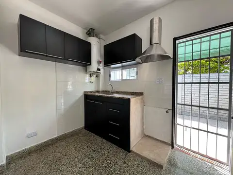 Departamento tres ambientes en Merlo centro