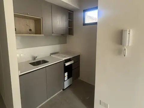 ALQUILER MONOAMBIENTE DIVISIBLE APTO PROFESIONAL.