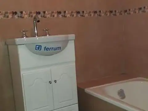 Depto Tipo Casa 3 ambientes con 2 baños