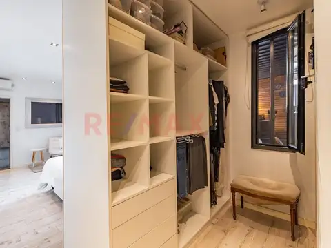 Avenida Hipólito Yrigoyen 2000