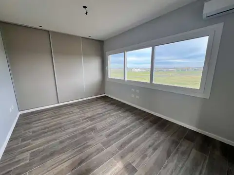 Departamento en Venta en Haras Del Sur 3, USD 180.000