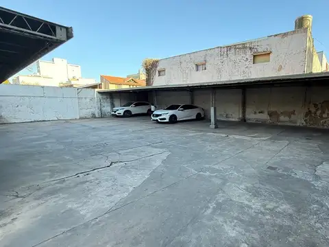 Cochera en venta en La Plata cubierta