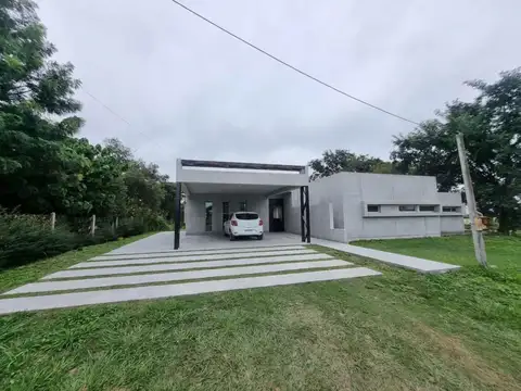 Casa 16 ambientes con 3 baños