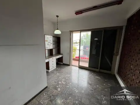 UNICO ENTRADA ESCOBAR. LOCAL, 2 VIVIENDAS, GALPONES.