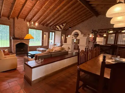 Casa en Venta con 1 cochera