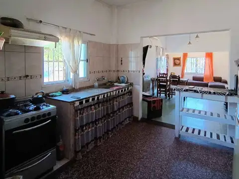 VENTA CASA CON PILETA JARDIN MORENO APTO CREDITO