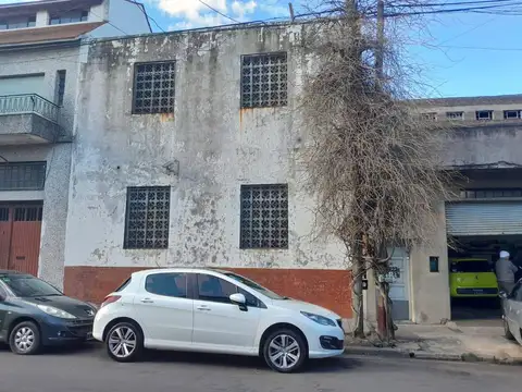 Galpón en 2 plantas zona industrial de V.Alsina