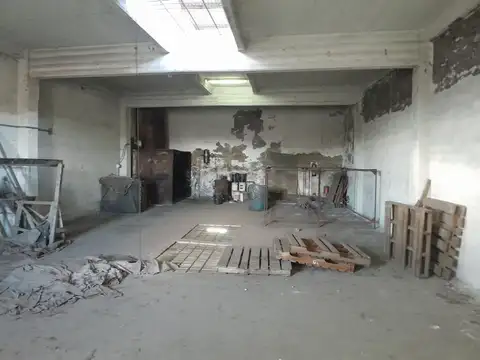 Galpón en 2 plantas zona industrial de V.Alsina