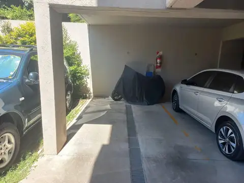 Cocheras cubiertas y descubiertas en venta en Villa Devoto