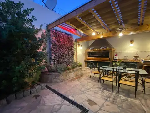 CHALET/ BARRIO INGLES EXCLUSIVO  6 AMBIENTES