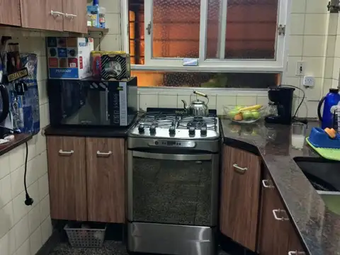 VENTA CASA 3 AMB- cochera- 2 baños-GRal. San Martin