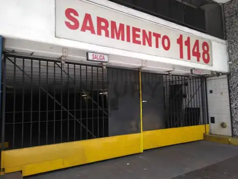 VENTA COCHERA  EN EDIFICIO DE COCHERAS. CALLE SARMIENTO 1148