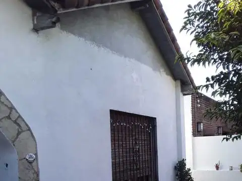 Casa en Venta en Castelar, USD 90.000