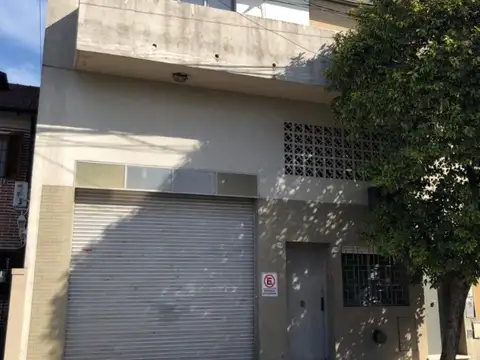 Galpon en P.Baja c/Entrada Camion -.c/ vivienda 4 ambientes. Impecable Estado