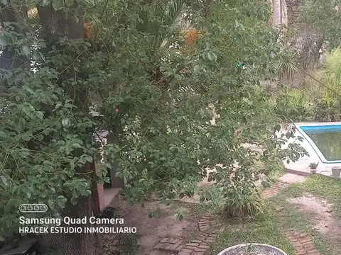 Casa 6 ambientes con 2 baños