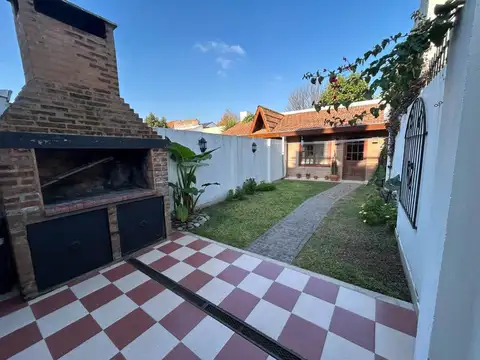CASA 5 AMBIENTES EN VENTA EN MARTINEZ