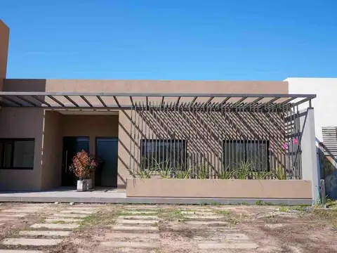 Casa 3 dormitorios a estrenar zona acceso norte