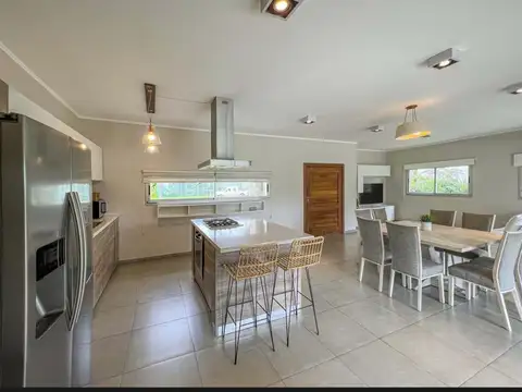 Casa en Venta en Funes, USD 750.000