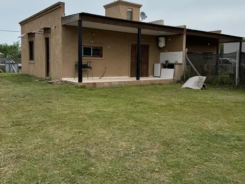 Casa en venta - 2 Dormitorios 1 Baño - Cañuelas