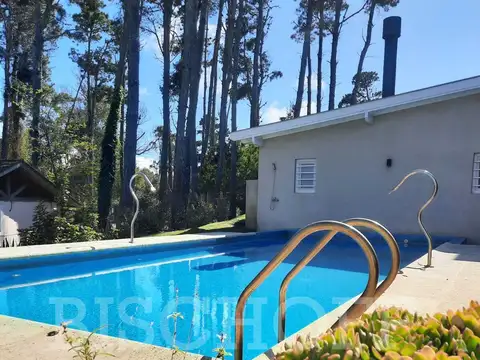 VENTA CASA DE 6 AMB EN BARRIO ALAMOS