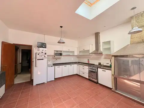 Casa en Alquiler con 1 cochera