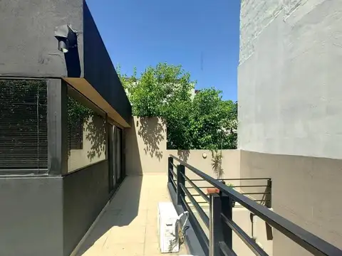 Casa en venta - 2 Dormitorios 2 Baños - 110Mts2 - Monte Castro