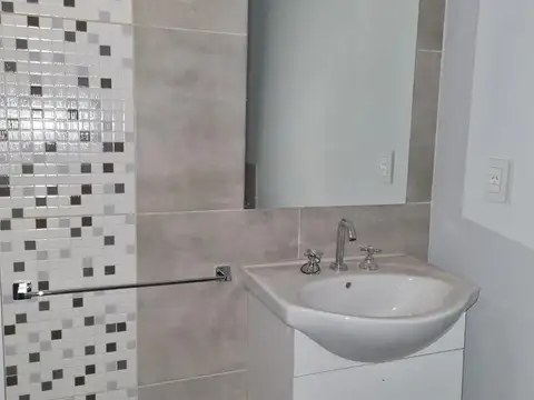 Local en Alquiler en Arroyito, $ 700.000