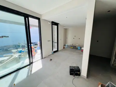 Casa en Venta en Miradores De Manantiales, USD 330.000