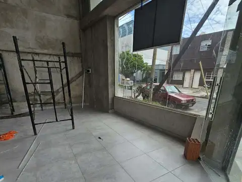 Venta local en esquina a estrenar Villa Ballester