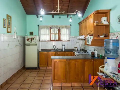 Casa 6 ambientes con 4 baños
