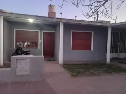 Casa en venta - 2 Dormitorios 1 Baño - Río Cuarto