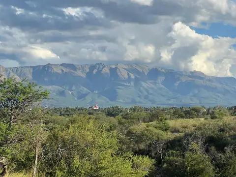 Chacra de 1 Ha en Nono, Metros del Río con Vistas Únicas