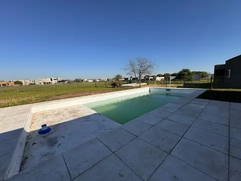 Casa 5 ambientes con 3 baños