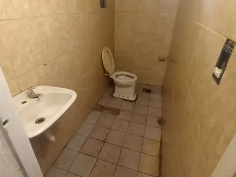 Local en Alquiler en Agronomia, $ 650.000