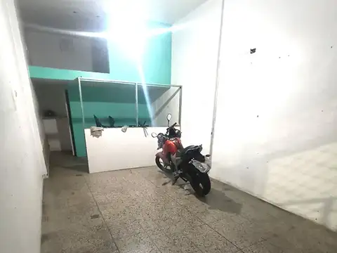 Local en Alquiler en Agronomia, $ 650.000