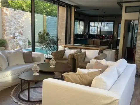 Casa en Venta en Barrio Parque Leloir, USD 298.000