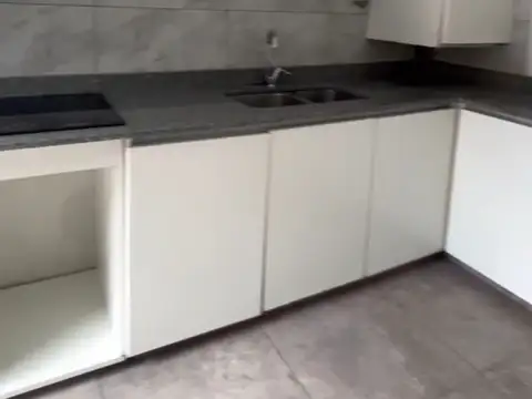 Depto Tipo Casa en Venta en Munro-Este, USD 118.500